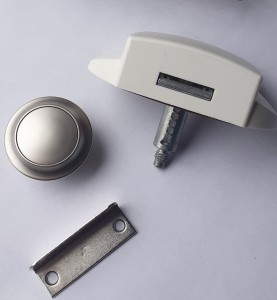 Zamek do szafek kampera przyczepy srebrna