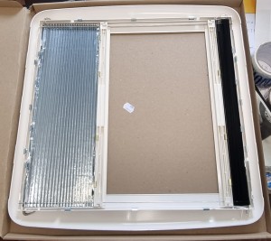 Ramka wewnętrzna w komplecie z roletami do Mini-Heki Plus, Mini-Heki S i Air Quad, kolor ramki kremowo-biały RAL90